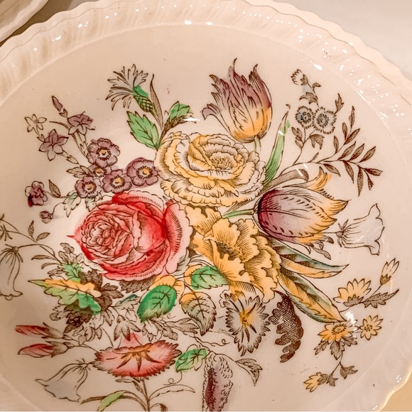 Johnson Bros Garden Bouquet Saucer Plates And Fruit Bowls Dishes Shakers 6 Pc - Picture 5 of 14